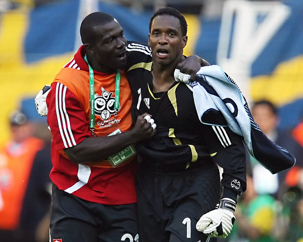 Kelvin Jack congratulates Shaka Hislop after the T&T vs Sweden match in Germany (2006).