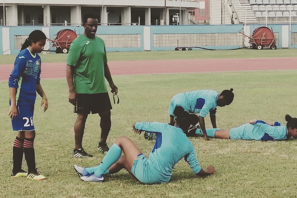 Earl Carter training women goalkeepers in 2019