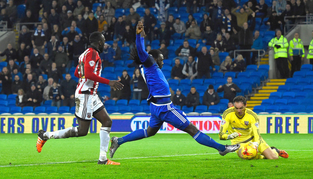 Kenwyne Jones of Cardiff stabs the ball home for the second goal 