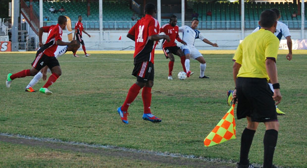 Trinidad returns to Caribbean final on penalties.